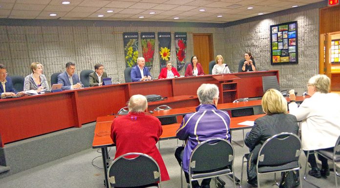 Rosemère to create community gardens at Val-des-Ormes and Sacré-Cœur schools Rosemère to create community gardens at Val-des-Ormes and Sacré-Cœur schools