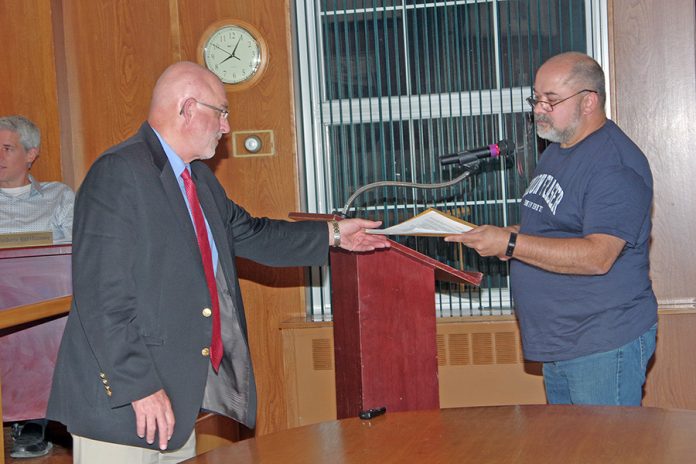 DM city council hears complaints about speeding, herbicides DM city council hears complaints about speeding, herbicides