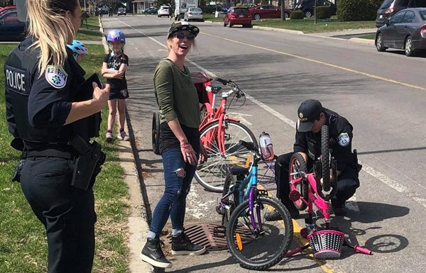 Thérèse-De Blainville PD officers to the rescue