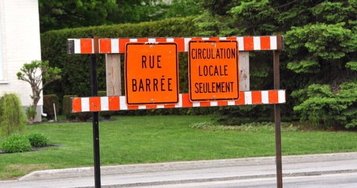 Road closure in Blainville
