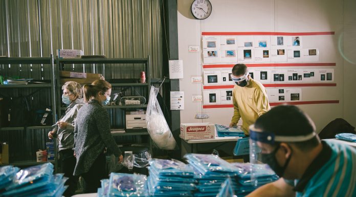 Interns from the Work Integration program help protect the population and health workers