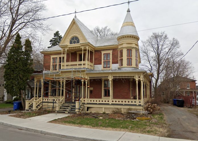 Renovation of heritage buildings in Ste. Thérèse
