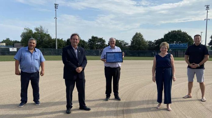Inauguration of the Larry-Bélisle baseball field at Clair Matin park