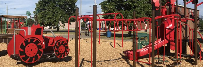 A family celebration at Damase-Juteau park