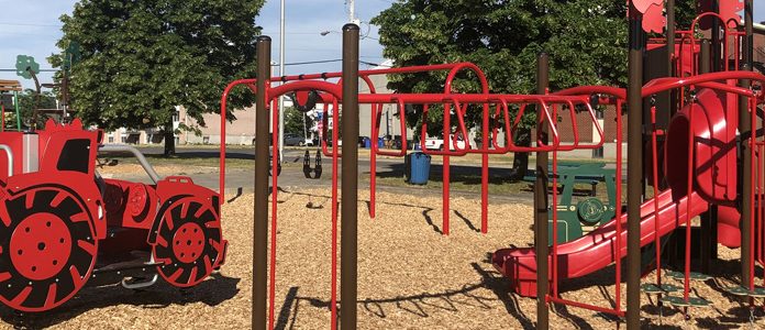 A family celebration at Damase-Juteau park