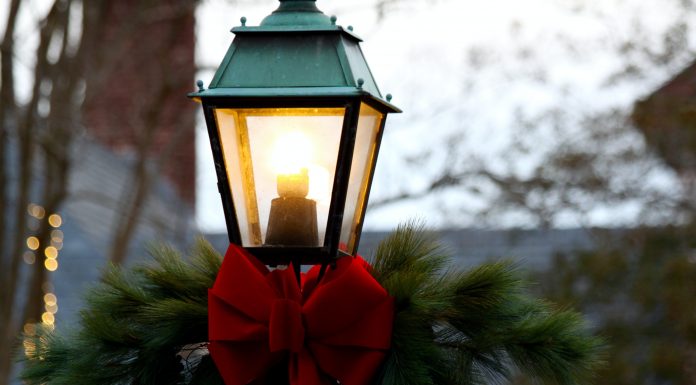 Sainte-Thérèse dresses flashy for the holidays!