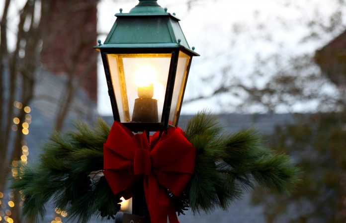 Sainte-Thérèse dresses flashy for the holidays!