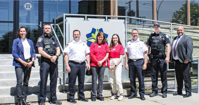 Héma-Québec stops by Thérèse-De-Blainville PD