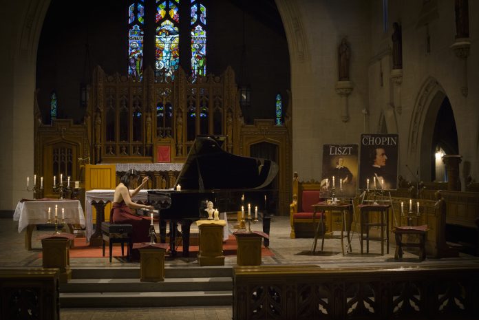 Piano by candlelight in Ste-Thérèse
