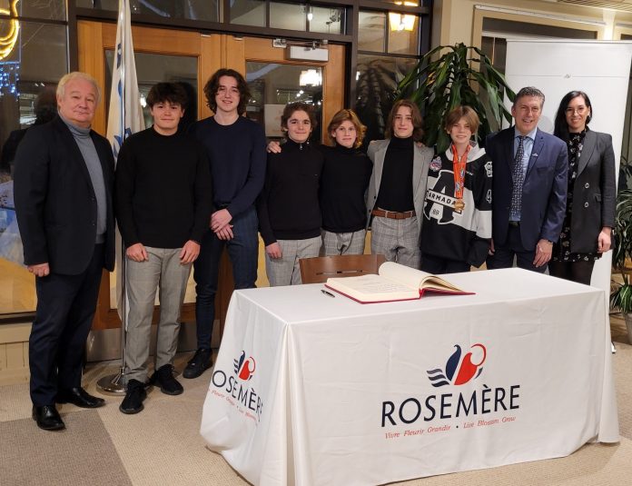 Six Athletes Sign Rosemère’s Golden Book