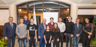 Celebrating Excellence: Rosemère Honors Young Achievers in Atrium Ceremony