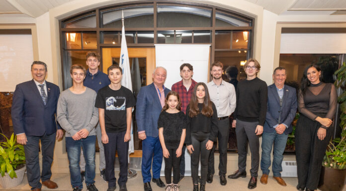 Celebrating Excellence: Rosemère Honors Young Achievers in Atrium Ceremony