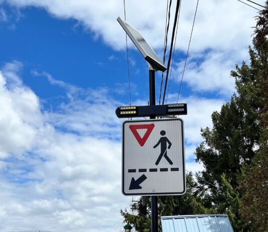New Flashing Crosswalks Installed Along Chemin d’Oka to Improve Pedestrian Safety