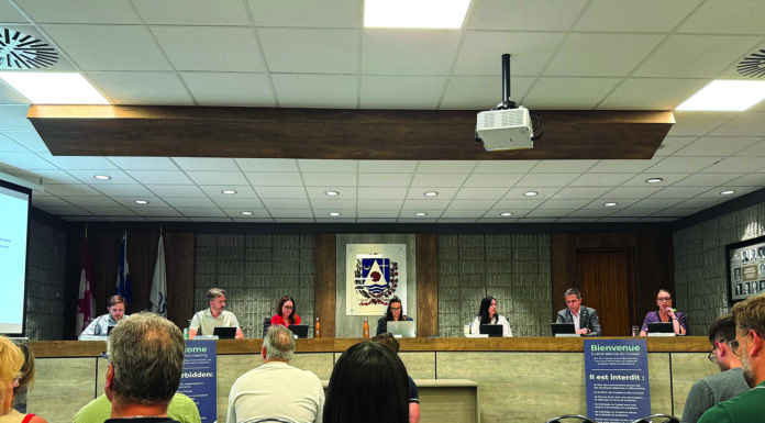 Hydro-Québec clearing dominates Rosemère council meeting