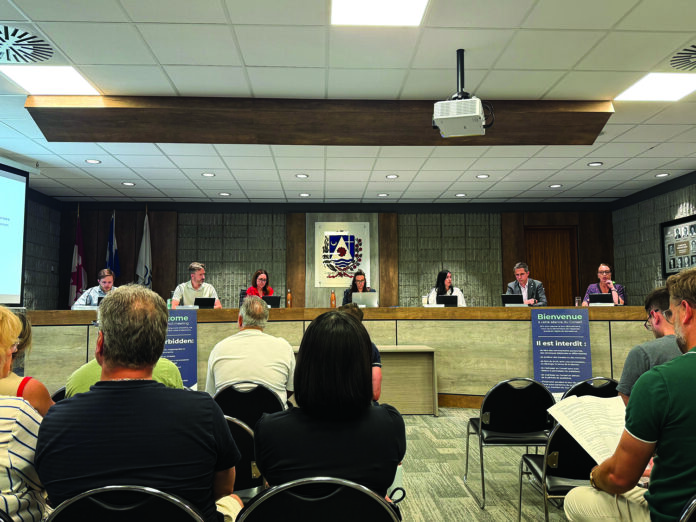Hydro-Québec clearing dominates Rosemère council meeting